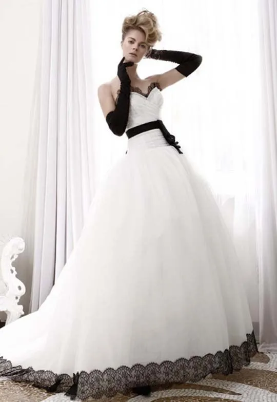 2018 Ball Gown Black and White Long Train Sweetheart Lace Bridal Gown With Belt Vestido de noiva mother of the bride dresses