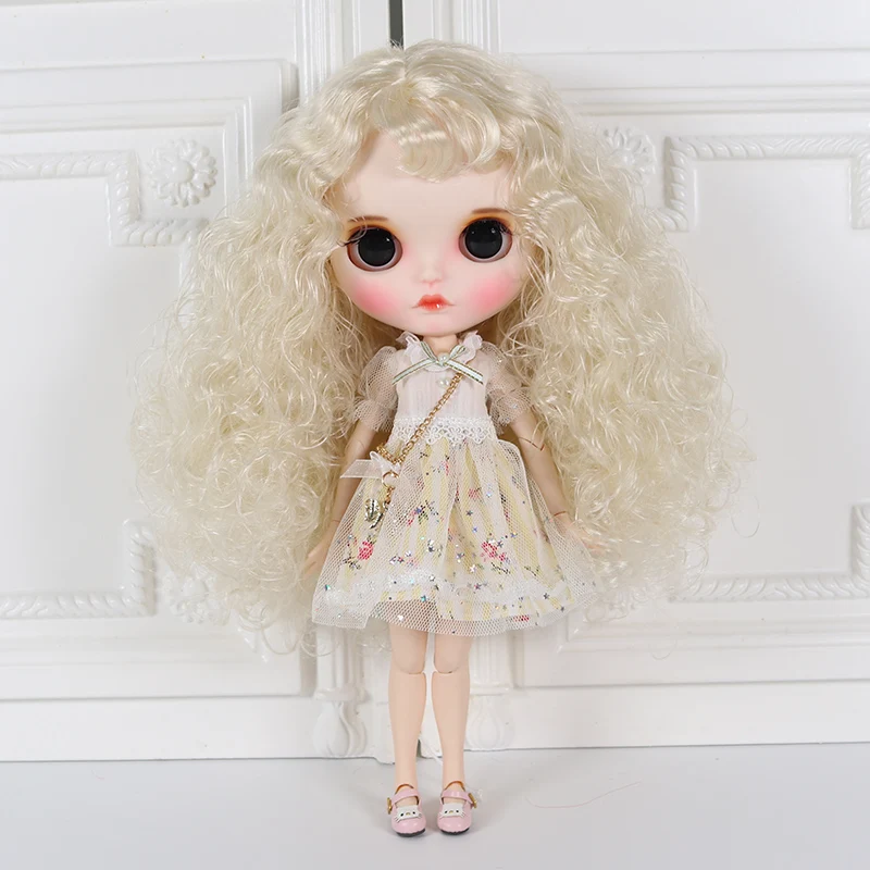 

ICY DBS Blyth doll white skin joint body Yellow hair Hand-painted face panels, long eyelashes and sleepy eye.NO.BL6025