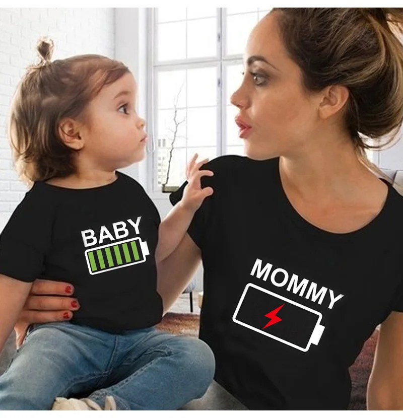 Family Matching Clothes Look Matching Outfit Funny Battery Clothes Dad Mom Boy Girl T-shirt for Daddy Mommy Me Baby Boy Girl 1pc