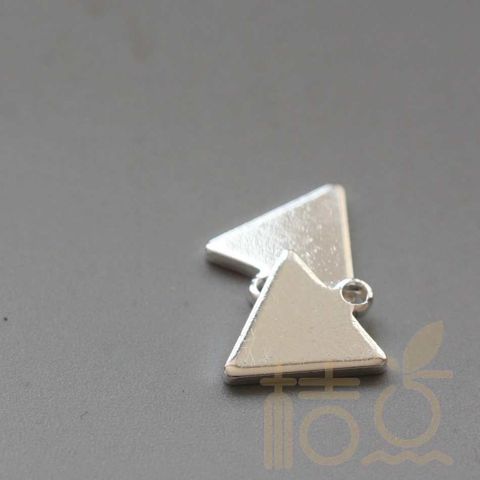 DIY Supply-Solid Brass Finding Triangle - 10x9mm (3893C-V-274)