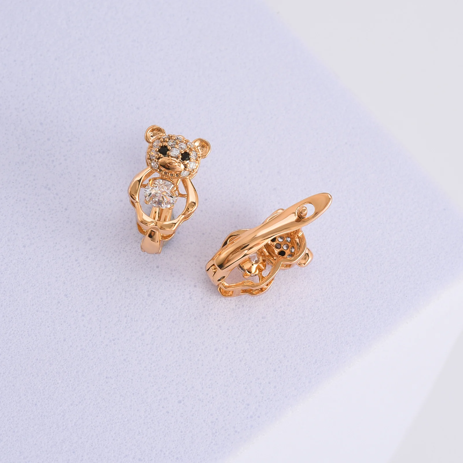 Dckazz Cute Bear Stud Earring Women Jewley Luxury Shiny Crystal Natural Zircon Earrings Birthday Party Ear Accessories