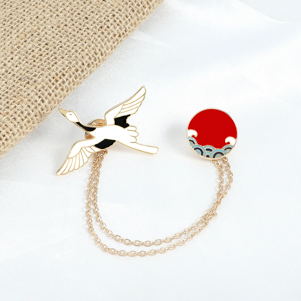 Chinese Style White Crane Bird Red Sun Wave Brooches With Metal Chain Enamel Pin Shirt Bag Lapel Pins Badge Vintage Jewelry Gift