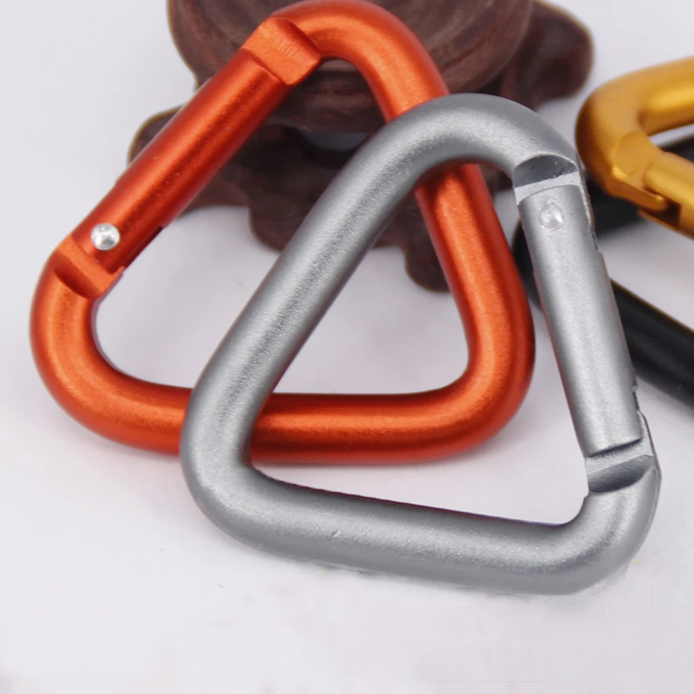 1 PC สามเหลี่ยม Carabiner Camping กลางแจ้งเดินป่าพวงกุญแจ Snap คลิปตะขอกาต้มน้ำหัวเข็มขัดหัวเข็มขัดหัวเข็มขัด Carabiner อุปกรณ์เสริม