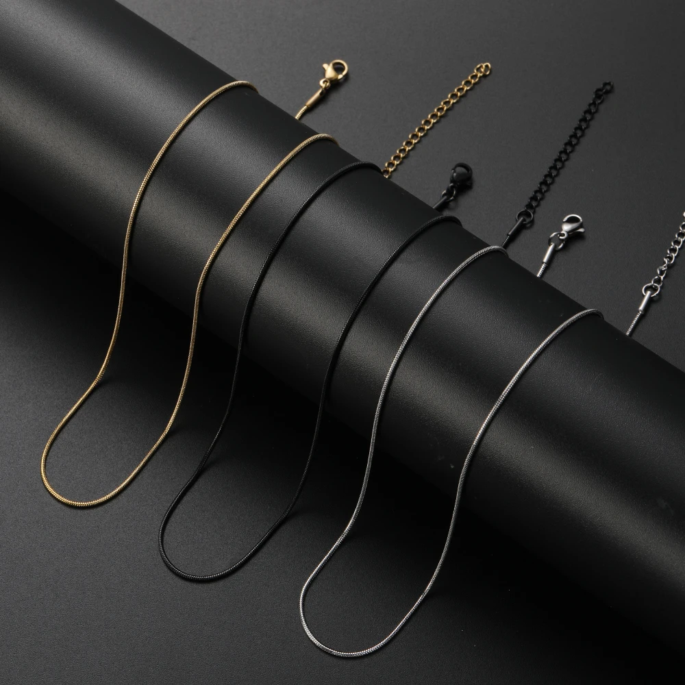 Niska cena Szerokość 1.2MM Stal nierdzewna 316L Platerowany złoty czarny wąż Łańcuch Naszyjnik Dopasuj wisiorek Długość 45 + 5 CM Drop shipping