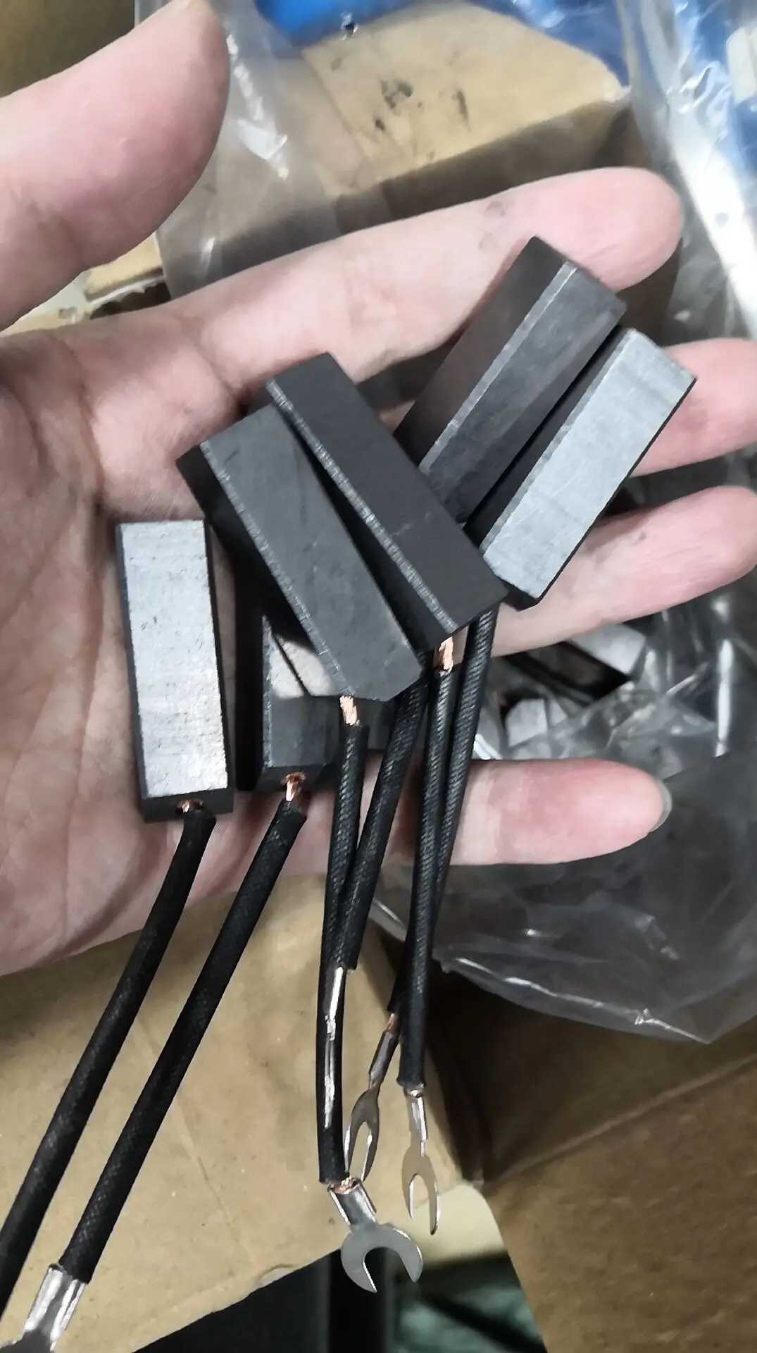 Cepillo de carbono para Motor tipo U, 12,5x12,5x40mm, 1 unidad