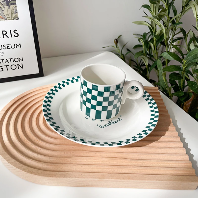 Cup and saucer Set Nordic Style Checkerboard Ceramic Tableware Mug With Handle Food Dessert Dish For Party Cups اكواب قهوه