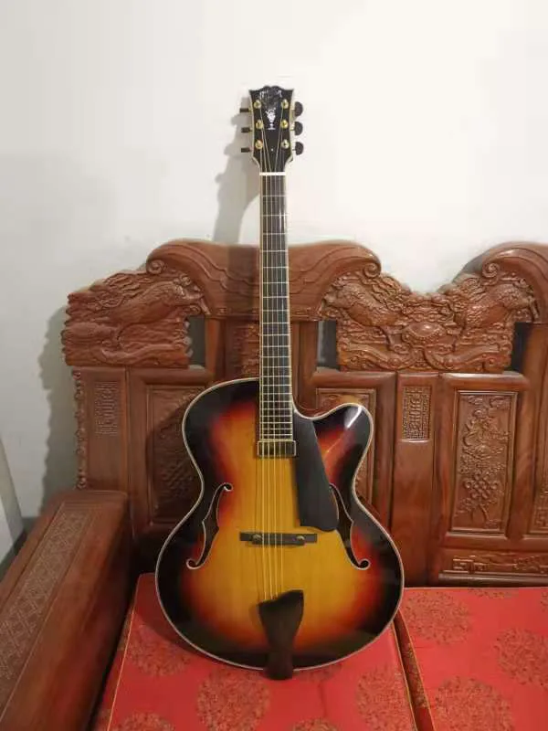 

Musoo brand 18" AAA-Hand-carved Archtop Guitar