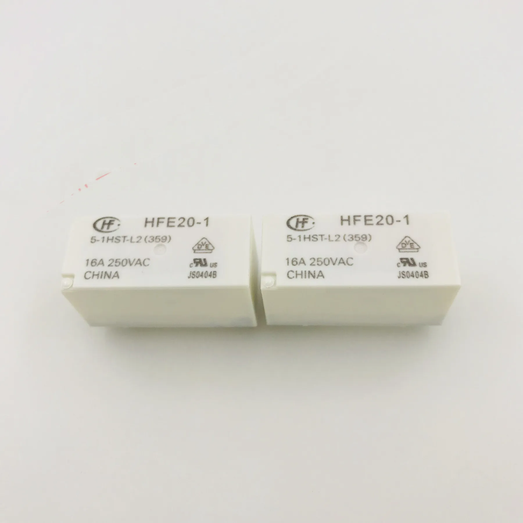 

HFE20-1-5-1HST-L2(359)05VDC 16A relays