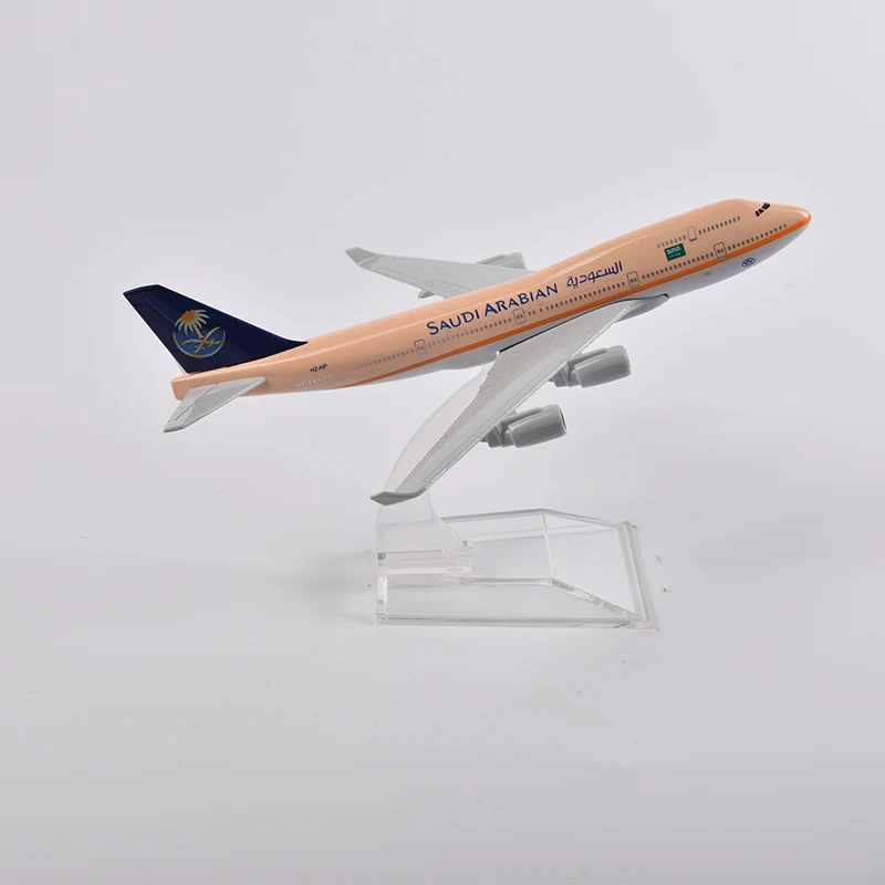 JASON TUTU 16cm Saudi Arabian Airlines Boeing 747 Airplane Model Plane Model Aircraft Diecast Metal 1/400 Scale Gift Dropshippin