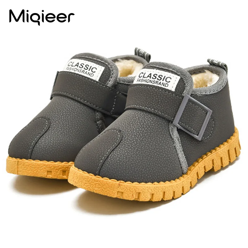 Zapatillas de deporte para niños y niñas, botines impermeables y antideslizantes, zapatos cálidos de felpa para caminar en la nieve, nuevo diseño,