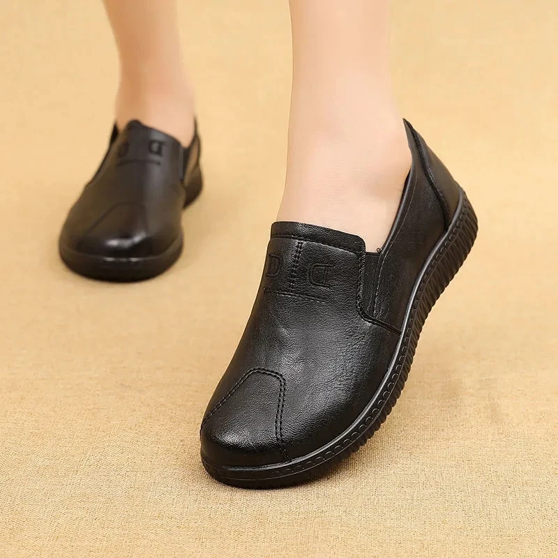 Fashion Slip-on Sewing Sneakers Women Flat Shoes 2024 Spring Soft Wedge Leather Loafers Casual Mother Flats Size 9 Brown