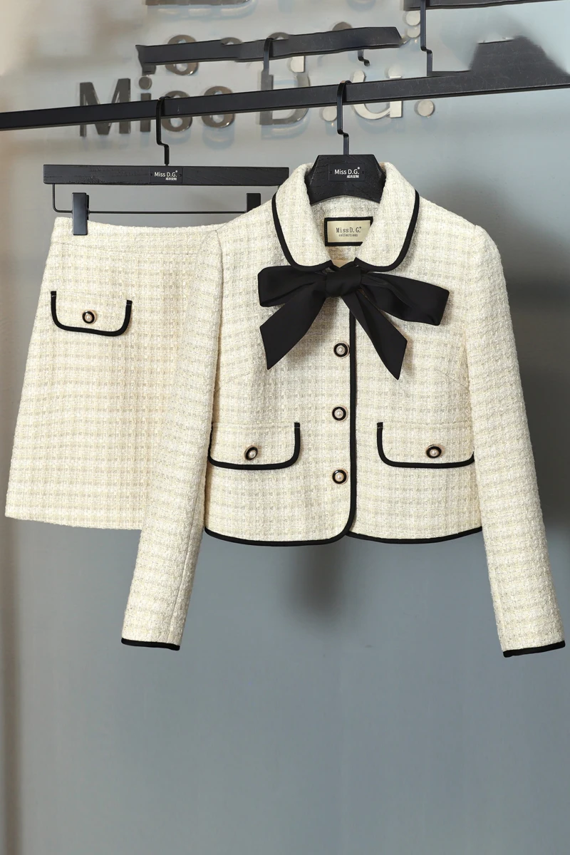 High-Quality Small Fragrant Tweed Suit Female Autumn Western Style Bow Tie Short Jacket + A-line Skirt Elegant Two-Piece Suit