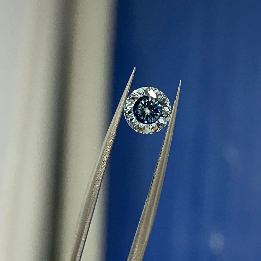 

Mosangnai Lab Grown Blue Moissanite Diamond Round Brilliant 6.5MM 1.0 Carat 100 Facets