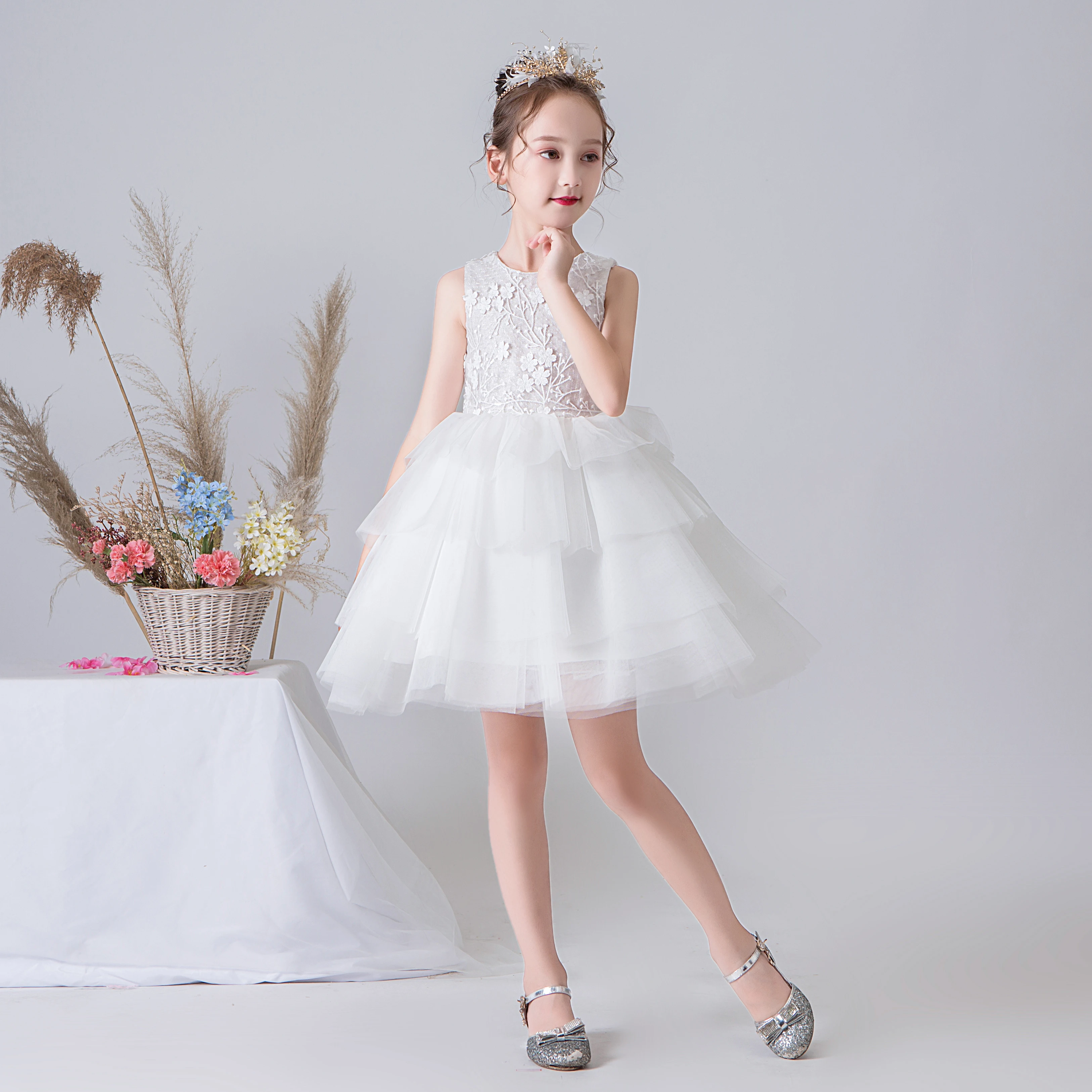 Kids Flower Girl Dresses For Wedding Birthday Party Gowns White Pleats Tulle Short Formal Tutu Princess Dress Pageant Gowns Cute