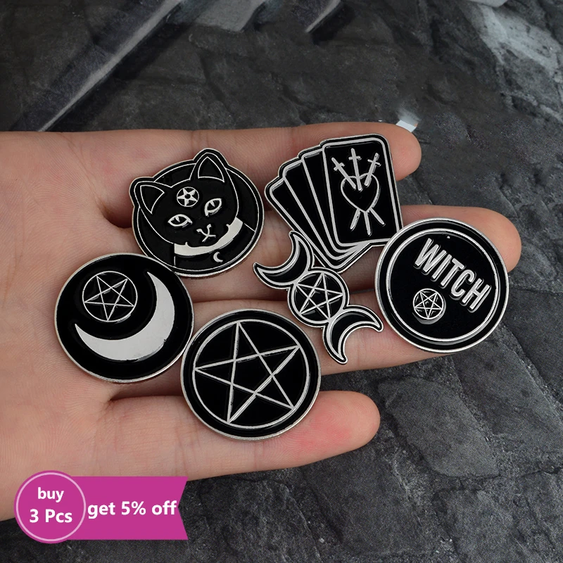 Handgemaakte Emaille Pins Heks Ouija Maan Tarot Boek Nieuwe Goth Stijl Revers Pin Badge Sieraden Geschenken Broches Voor Vrouwen Mannen groothandel