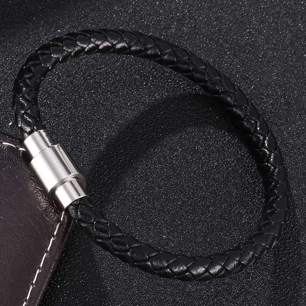 Classic Stainless Steel European And American Trendy Titanium Steel Magnet Buckle Bracelet Men\'s Jewelry Women Leather Bracelet