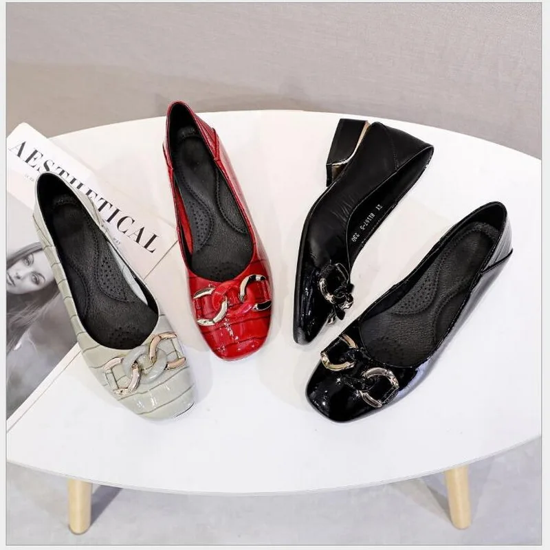 

2021 New Fashion Women Cow Patent Leather Shoes Round Toe Thick Heel Luxury Shoes Woman Wedding Party Pumps Square Heels Handmad