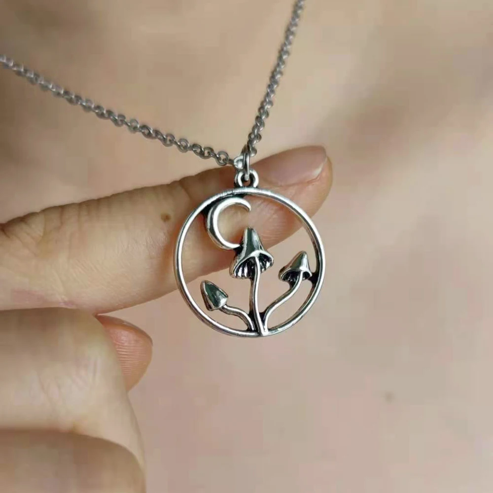 Hzew 5pcs Mushroom Forest Pendant Charm Moon Mushroom Jewelry Fantasy Elves Fairy Charms Woodland for Women