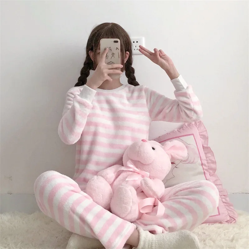 Pajamas women\'s new flannel nightwear sweet top + sleep pants two-piece home service suit simple Korean version bathrobe пижама