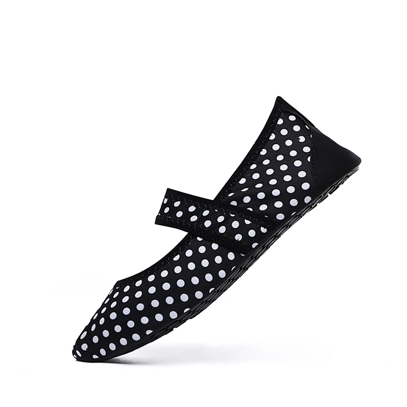 women Summer Water Shoes female Beach Sandals Upstream Aqua Shoes Women Quick Dry River Sea Slippers Diving Swimming Sneakers
