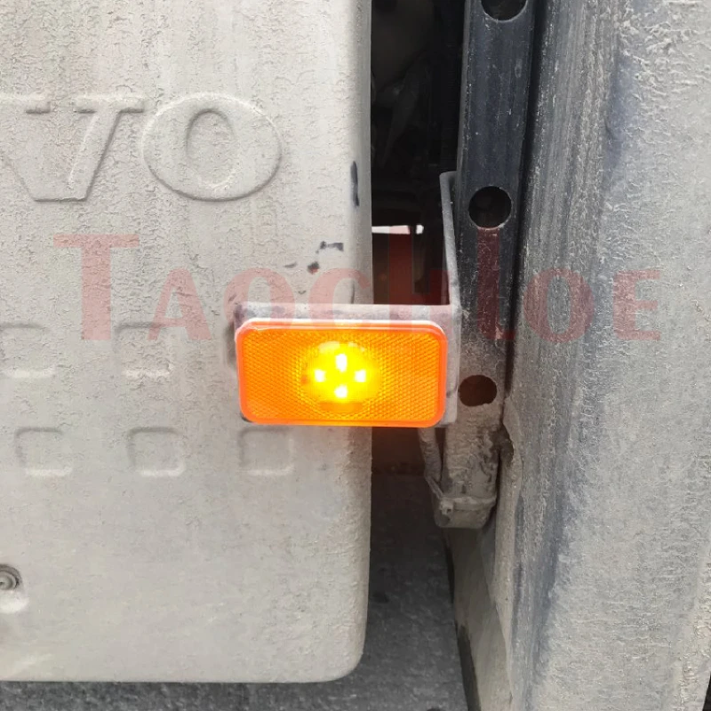 볼보 FH/FM/FL LED 트럭 클리어런스 라이트 앰버 표시 경고 램프, 24V 사이드 마커 라이트, 2 개