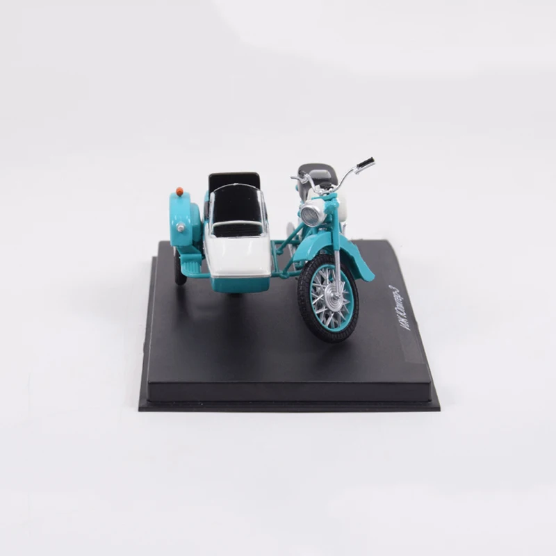 1/43 Scale Soviet Middle-class Three-wheeled Sidecar Motorcycle Alloy Car Model Collection Souvenir Gift Display  Toys