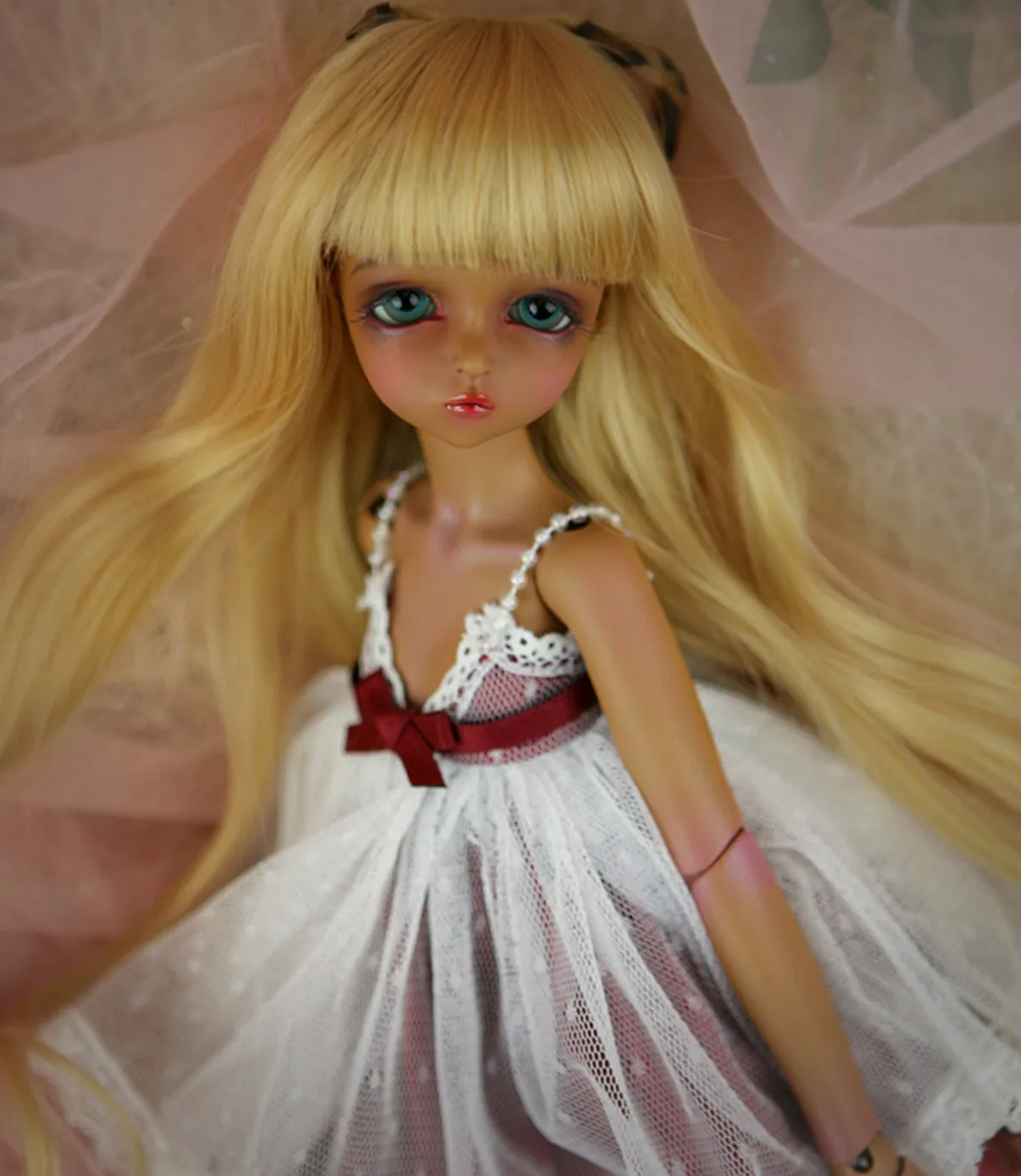 New sd 1/4 bjd art dolls Mikhaila big headed Beautiful and charming Spot makeup