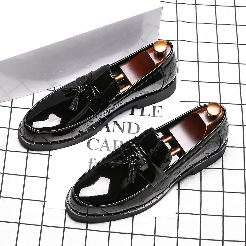 

England designer mens casual party nightclub dress patent leather shoes slip-on rivets shoe oxfords loafers breathable sneakers