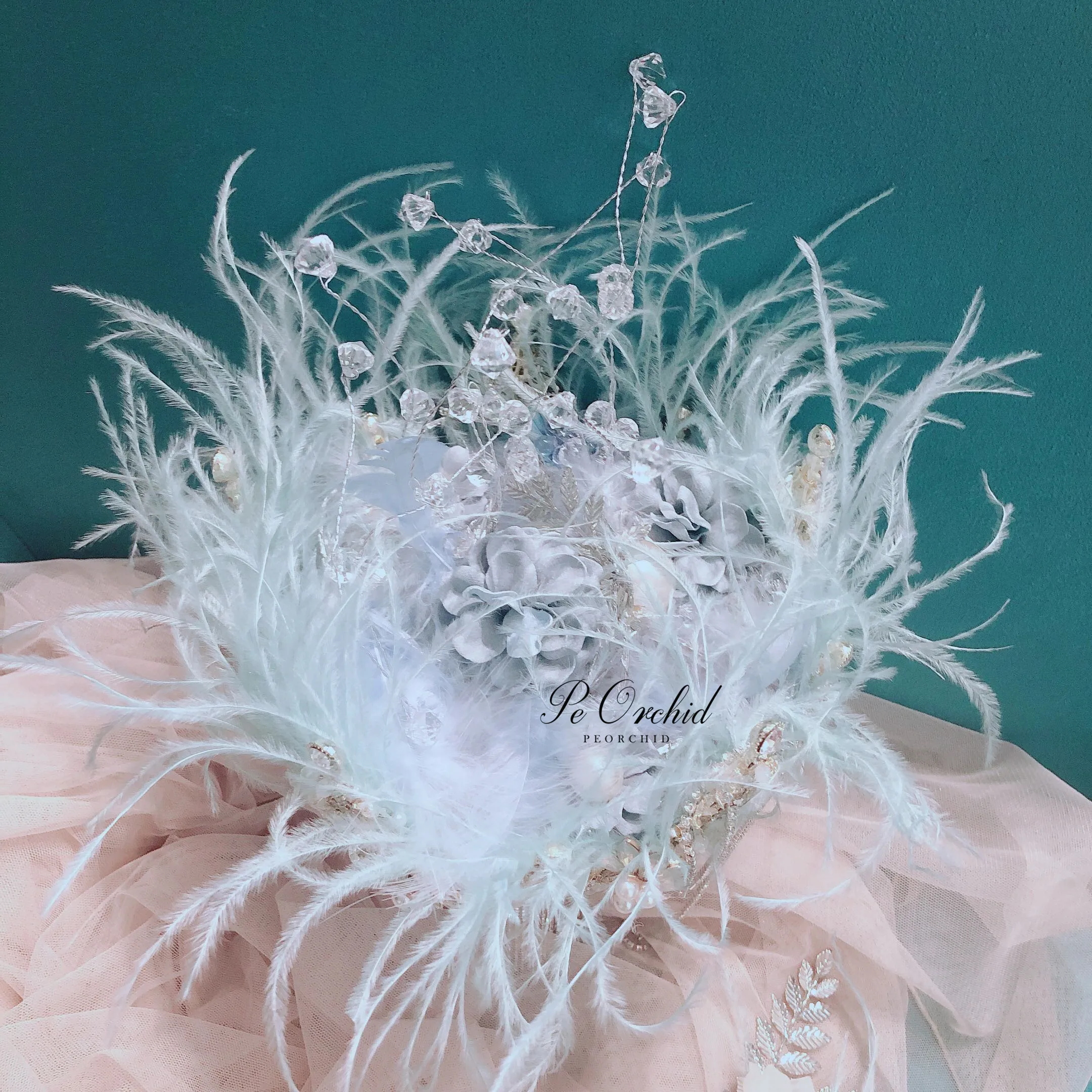 PEORCHID Crystal Feathers Handmade Wedding Bouquet Luxury Blue Bridal Brooch Bouquet European Diamond Crown flowers Bouquet