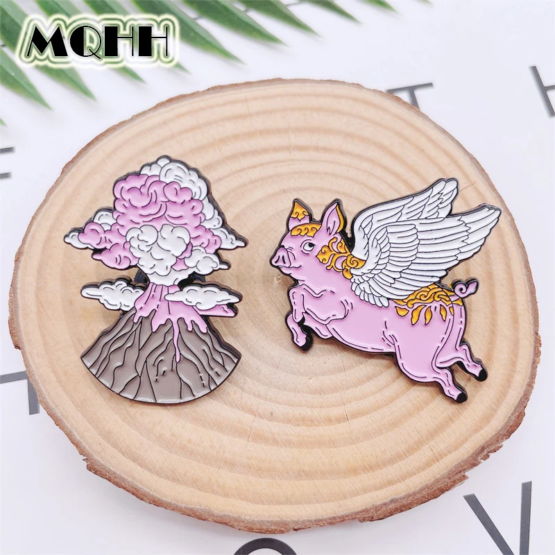 Creative Fun Pink Animal Pig Enamel Pins Mountain Peak Volcano Eruption Cloud Alloy Brooch Punk Badge Accessories Woman Jewelry