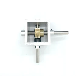 Worm gear reducer small gearbox 90 degree right angle reversing gearbox 1:10 1:20 corner gear