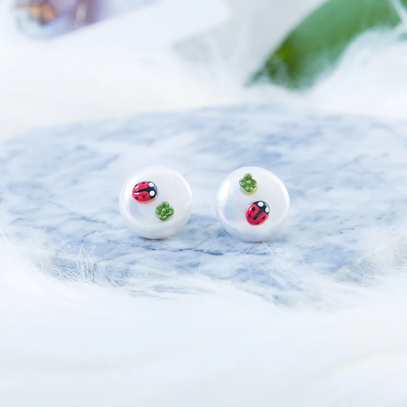 

Vanssey Fashion Jewelry Insect Ladybug Enamel Natural Baroque Button Pearl Stud Earrings Party Accessories for Women 2019 New