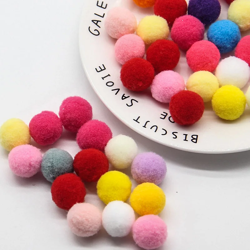 Pompon colorati 20mm Soft Pom Poms palla di pelliccia 2cm Pompon arti giocattoli artigianato abbigliamento fai da te cucito forniture in tessuto