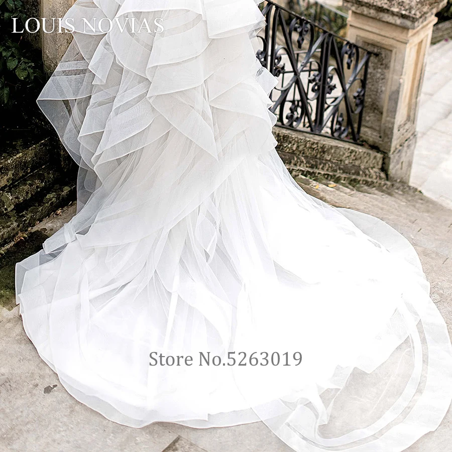 Louis Novias 2020 Luxury Strap Beaded Open Back Train Fashion Illusion Sexy Open Back Exquisite Chiffon Princess Wedding Dress