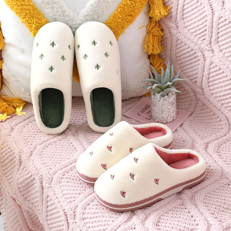 Moda frutas chinelos interior feminino quente de pelúcia em casa chinelo anti-deslizamento amantes macios sapatos de inverno banana cereja senhoras