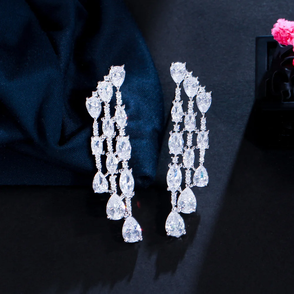 CWWZircons 3-reihige geometrische Wassertropfen-Micro-Zirkon-Pavé-Ohrringe für Damen, lange Hochzeits-, Braut-, Party- und Verlobungs-Ohrringe, Großhandel E0733 – Detail 5