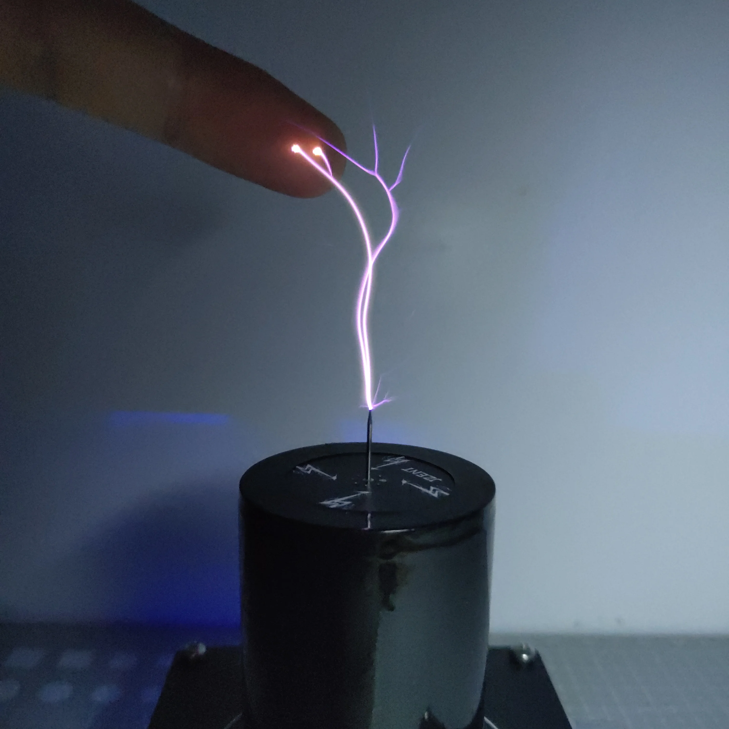 

Tesla Coil Music Tesla Coil Artificially Initiated Lightning Science and Education Tool Touch Arc