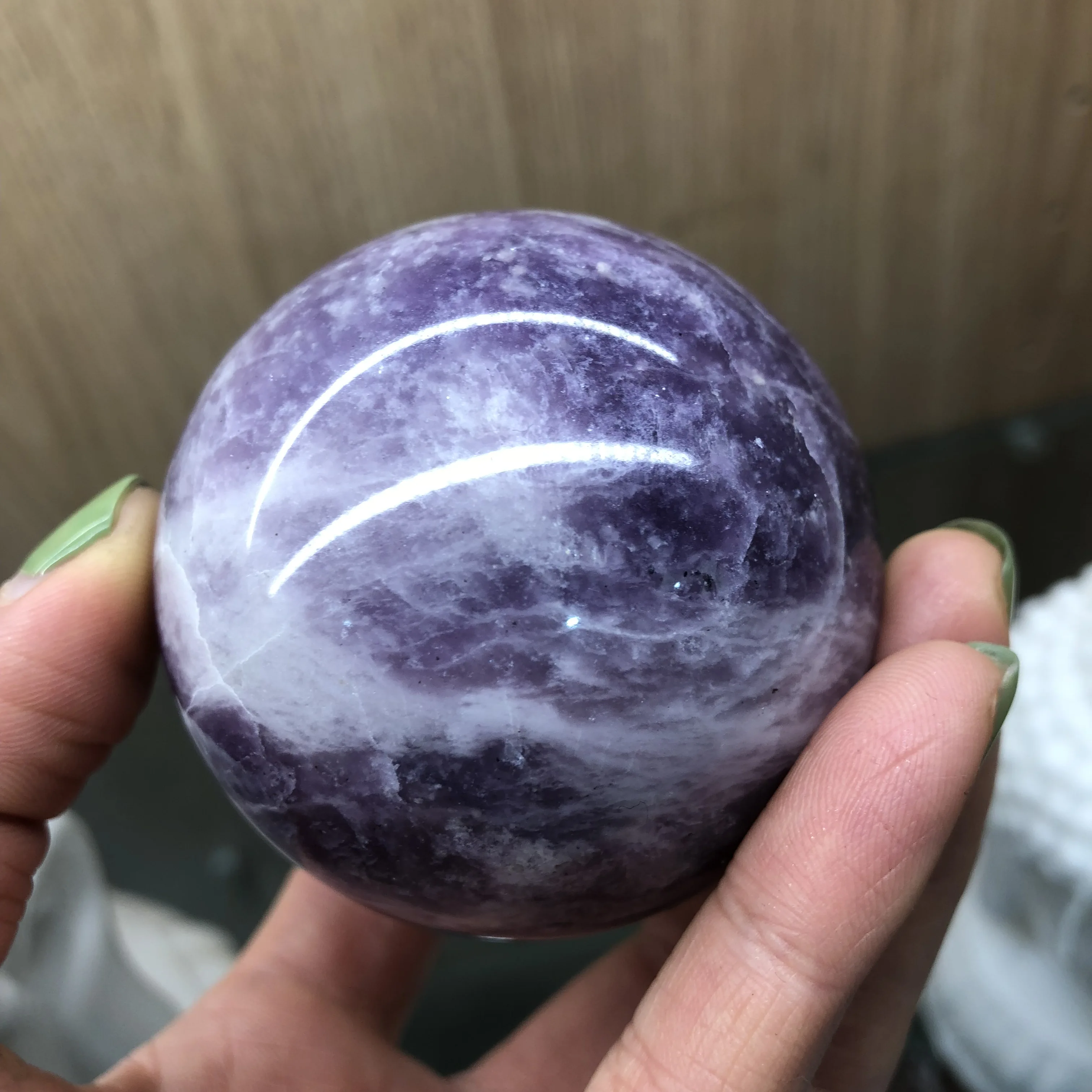 

1pcs 100% Natural Purple mica Quartz Ball Crystal Purple Mica Sphere Ornaments Mineral Specimen House Decorative Accessories