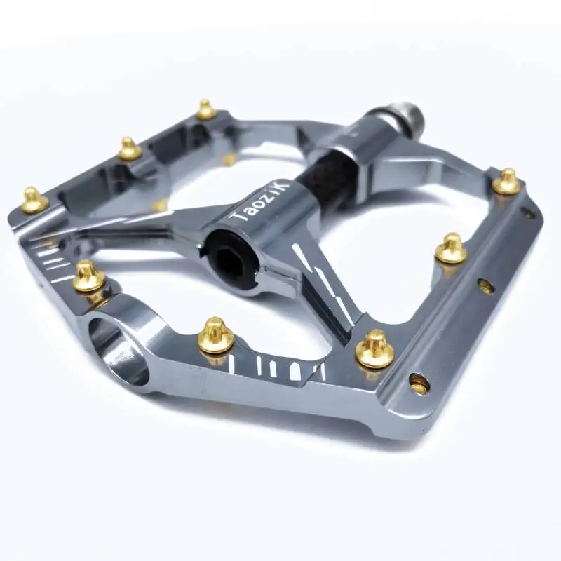Super light Titanium axis carbon Bicycle Pedal Ultralight CNC MTB road Mountain Bike Pedal Sealed Bearing Pedals Bicycle parts
