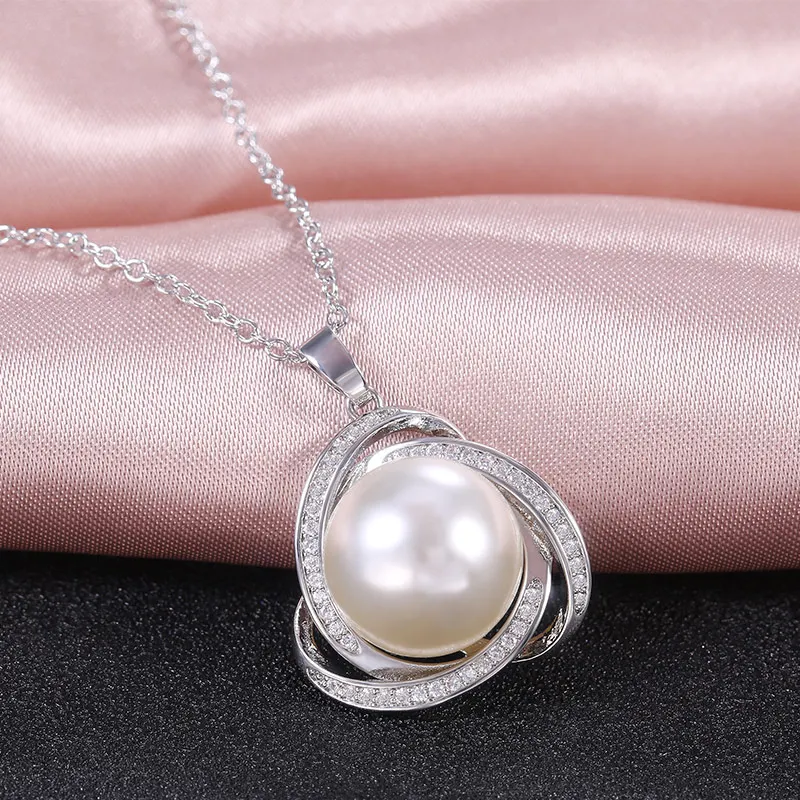 Huitan Classic Triangle Inlaid Round Imitation Pearl Pendant Women Necklace for Engagement Wedding Ceremony Fashion Necklace Hot