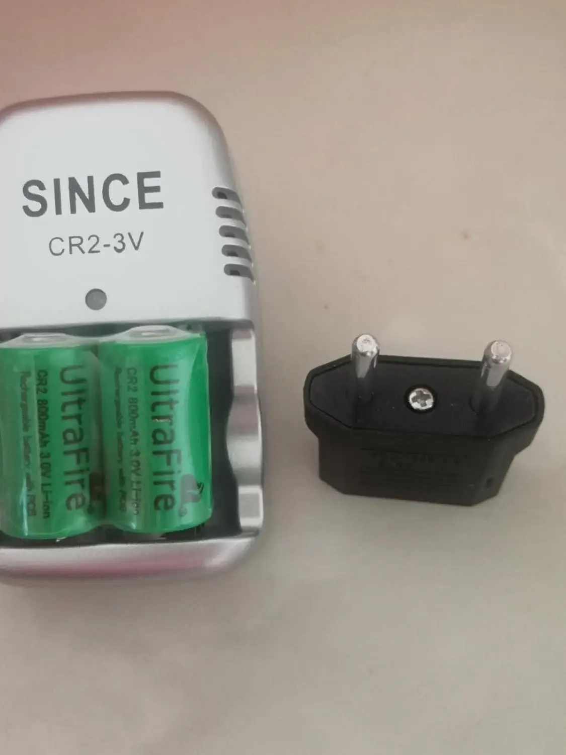 CR2 شاحن 3 v قابلة للشحن القسم أو اثنين CR2 شاحن بطارية + 2 قطعة CR2 15270 بطاريات