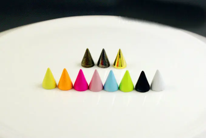 50pcs 7*10mm Bullet Cone Colored Studs And Spikes For Clothes DIY Handcraft Garment Rivets For Leather Bag Shoes tachuelas ropa