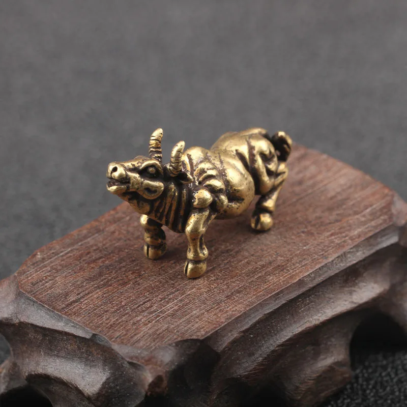 Pure Copper Bull Figurines Small Desk Decorations Vintage Solid Brass Lucky Zodiac Animal Bull Miniatures Ornaments Home Decors