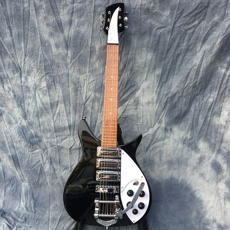 High quality electric guitar, standard size, fingerboard glossy paint, black accessories. Real photos! Free delivery! !