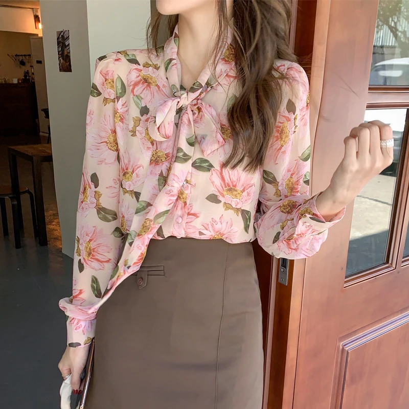 Chemisier Floral en mousseline de soie pour femmes, haut à manches longues avec ruban et nœud papillon, vêtements Vintage, Blouse à fleurs roses, printemps 2021