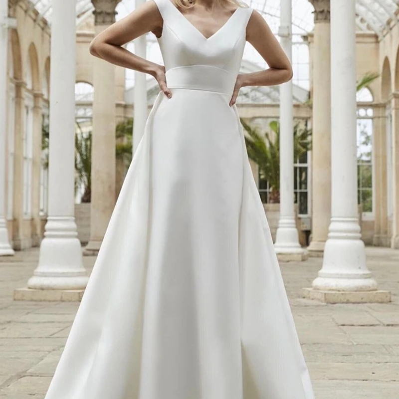 A-line Wedding Dress Satin Floor Length Court Train V-Neck 2021 Simple White Bridal Gown Sleeveless Robe De Mariee Tank Gorgeous