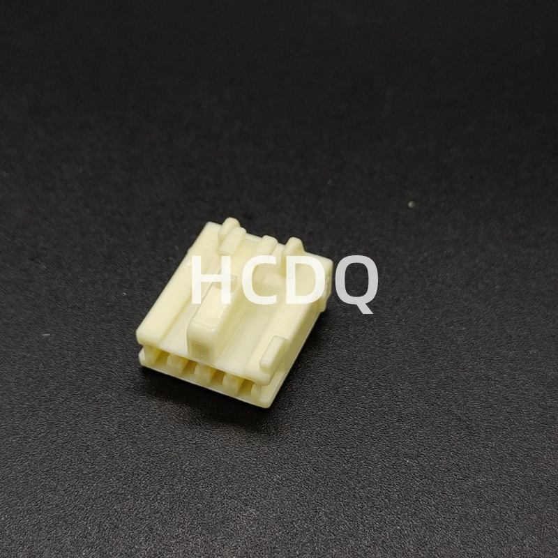 The original 90980-11727 4PIN  automobile connector plug shell and connector are supplied from stock