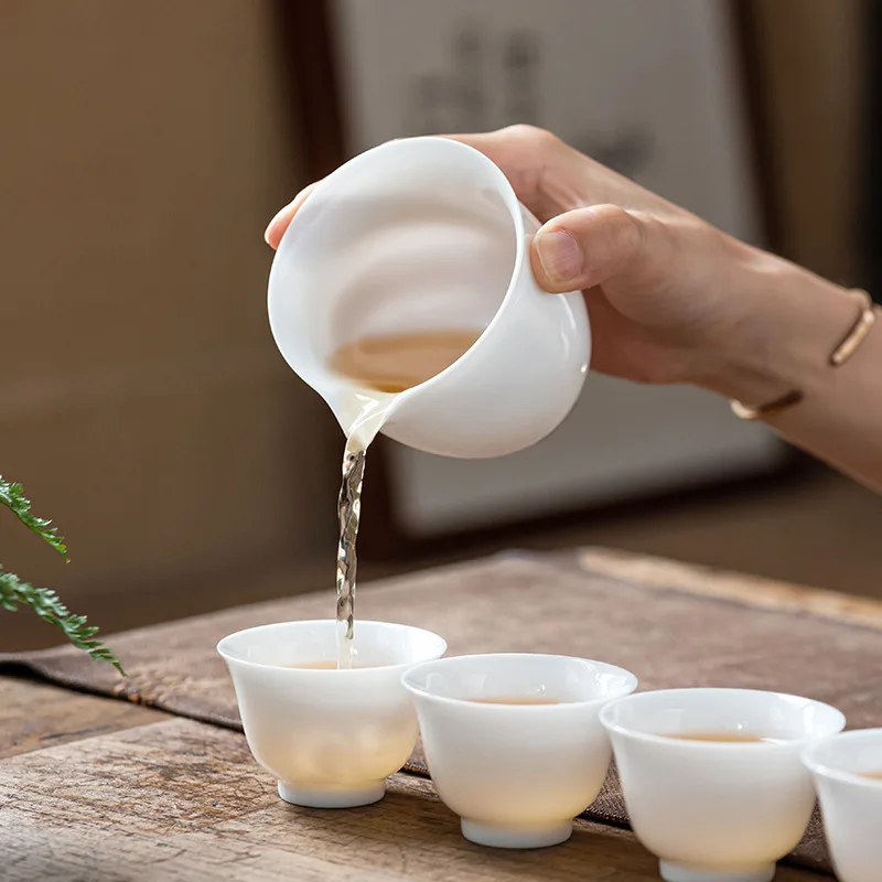 200ml Sweet White Porcelain Tea Pitcher Fair Cup Ceramic Tea Distributor Divide Tea Chahai Household KungFu Tea Set Tea Ceremony