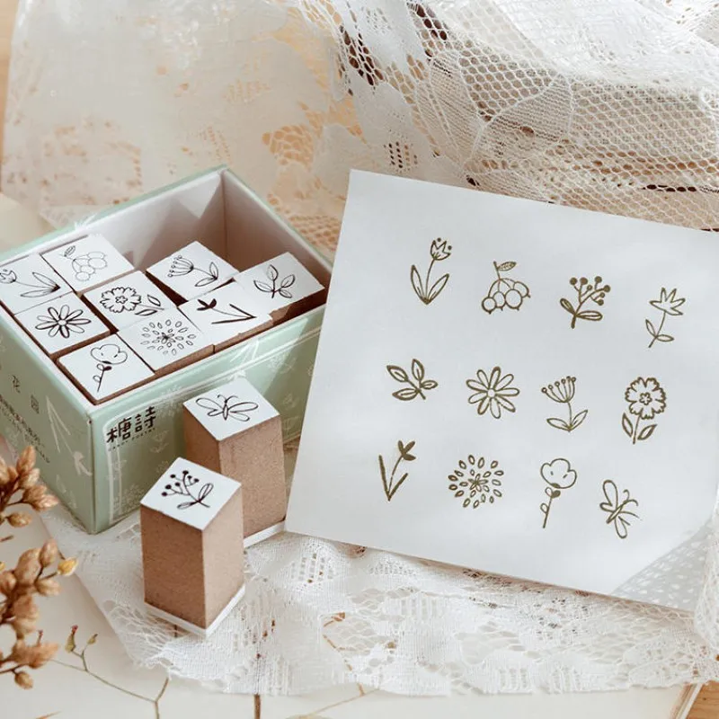 12 sztuk małe Scrapbooking stemple gumowe kwiat niedźwiedź kot planeta projekt DIY Journal Wood Seal Hobby biurowe zapasy rzemieślnicze