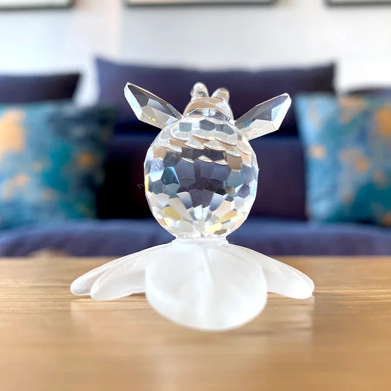 Crystal Bee with Leaf Figurine Glass Animal Collection Ornament Gift Paperweight for Birthday Christmas Present Home Table Decor